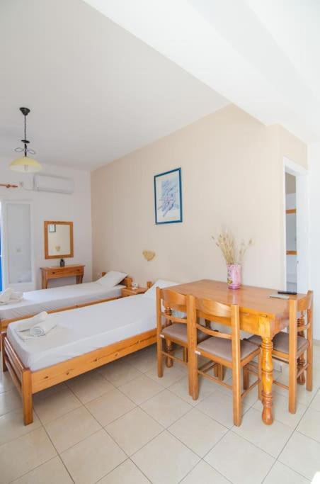Sunshine Studios Mylopotas Luaran gambar